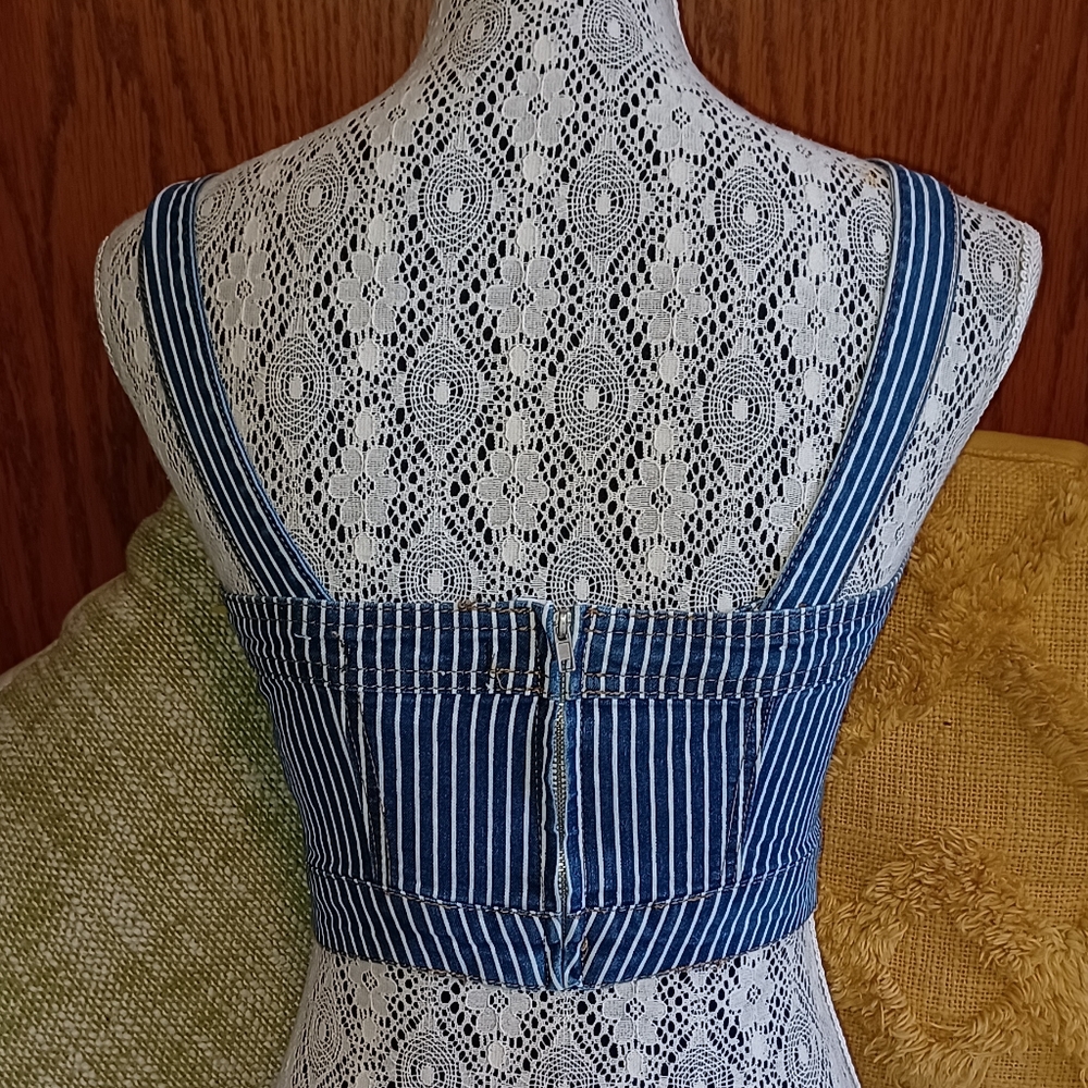 Crop top - Picture 3 of 10